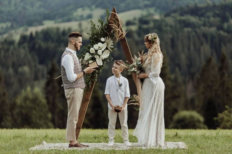 Suknia ślubna w stylu boho Porto 3.